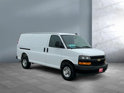 2025 Chevrolet Express Cargo WT
