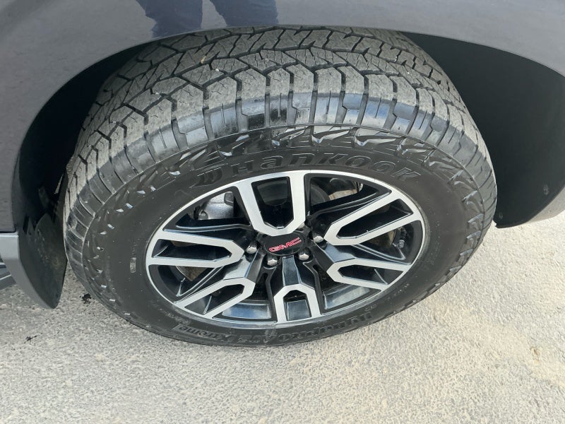 2023 GMC Yukon XL AT4
