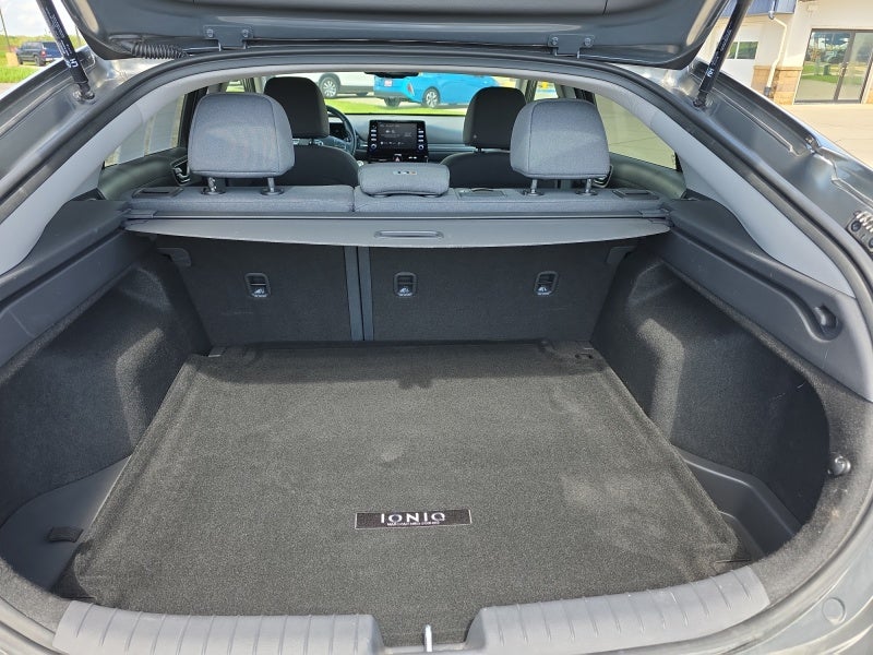 2022 Hyundai Ioniq Hybrid SE
