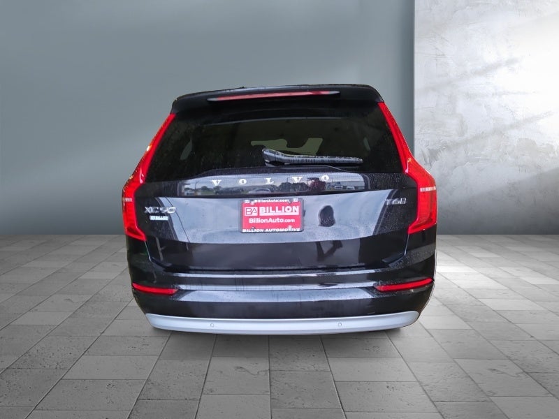 2022 Volvo XC90 Momentum