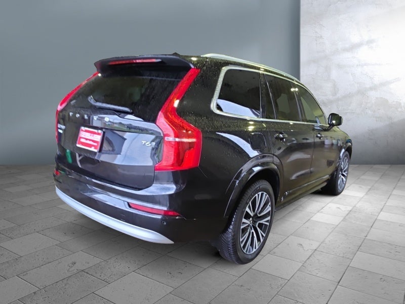 2022 Volvo XC90 Momentum