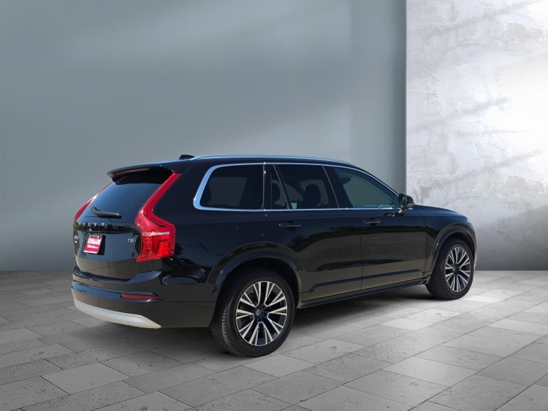 2022 Volvo XC90 Momentum