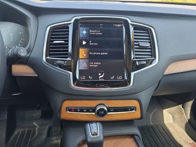 2022 Volvo XC90 Momentum
