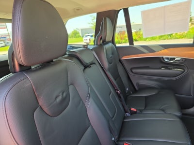 2022 Volvo XC90 Momentum