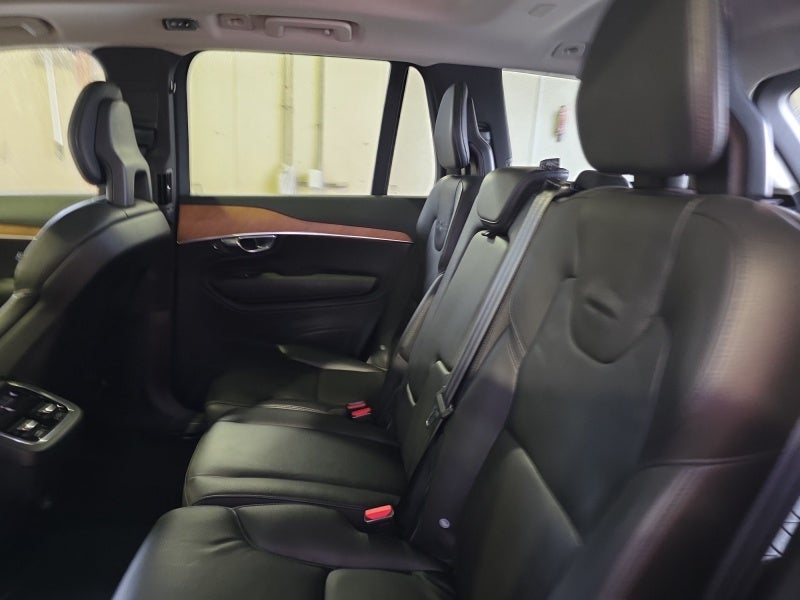 2022 Volvo XC90 Momentum