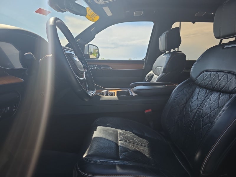 2022 Jeep Grand Wagoneer Series III