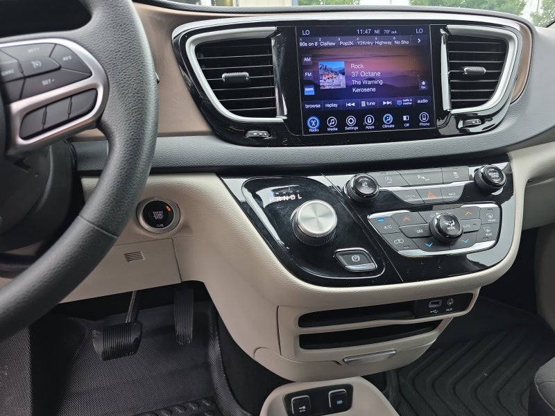 2017 Chrysler Pacifica Touring Plus