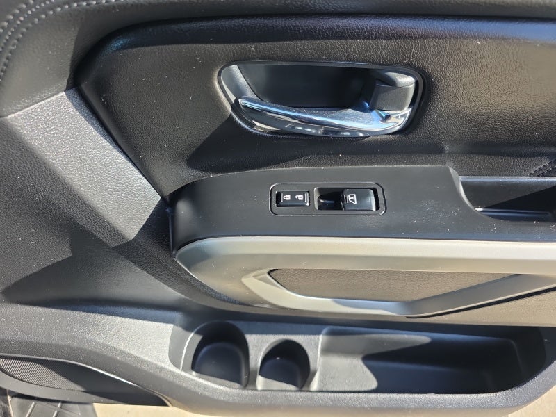 2015 Nissan Armada Base