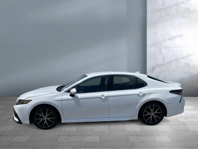 2024 Toyota Camry Hybrid SE