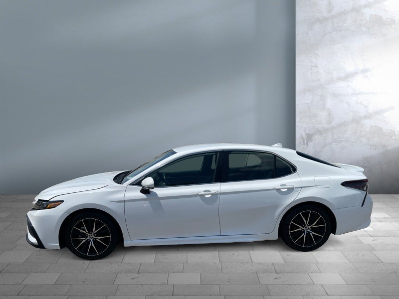 2024 Toyota Camry Hybrid SE