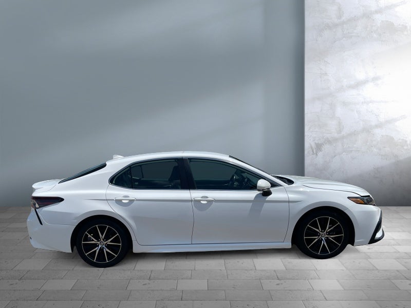 2024 Toyota Camry Hybrid SE