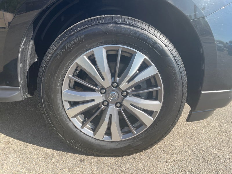 2019 Nissan Pathfinder SL