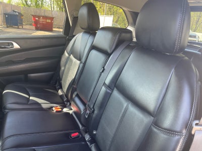 2019 Nissan Pathfinder SL