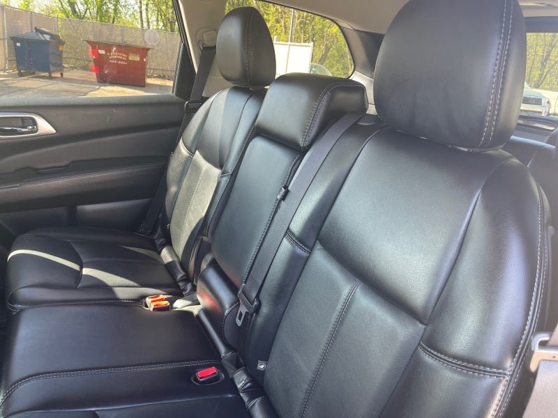 2019 Nissan Pathfinder SL