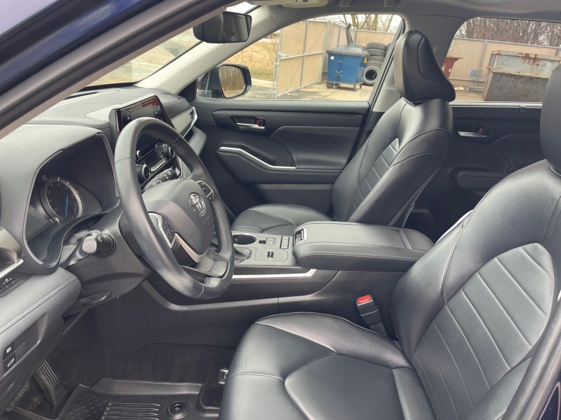 2022 Toyota Highlander Hybrid XLE