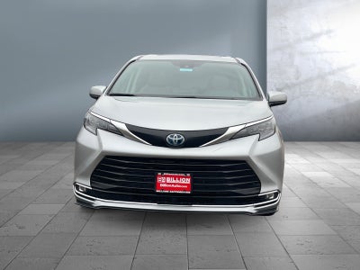 2024 Toyota Sienna XLE