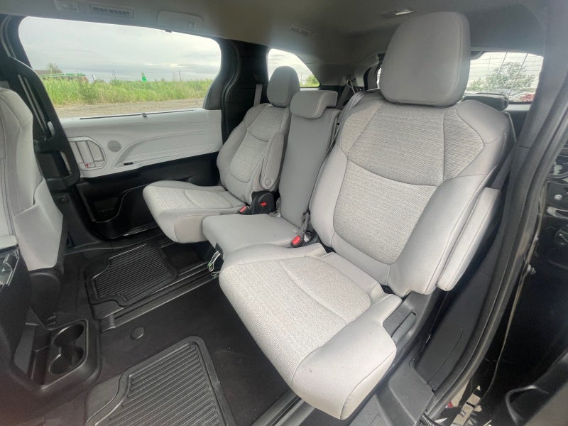 2025 Toyota Sienna LE