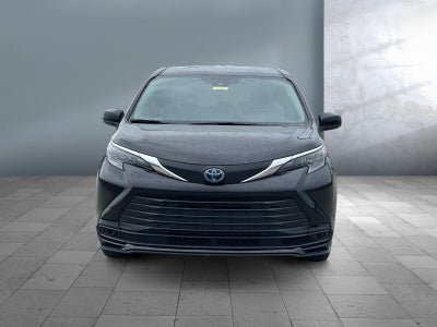 2025 Toyota Sienna LE