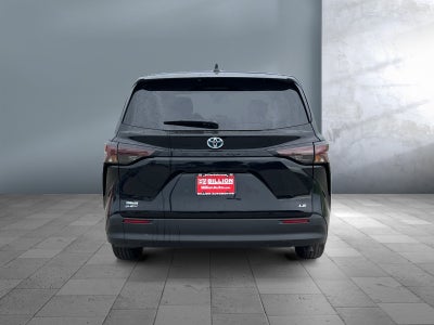 2025 Toyota Sienna LE