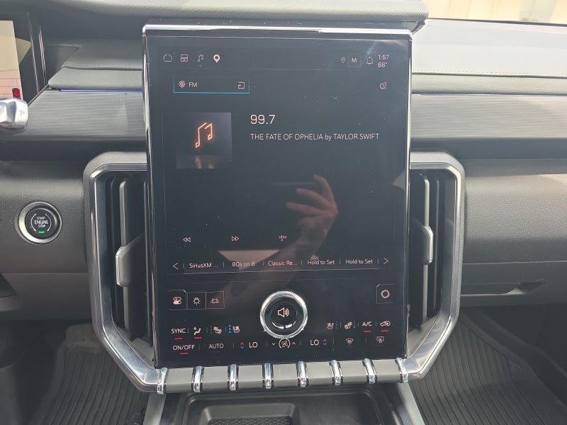 2025 GMC Acadia AT4