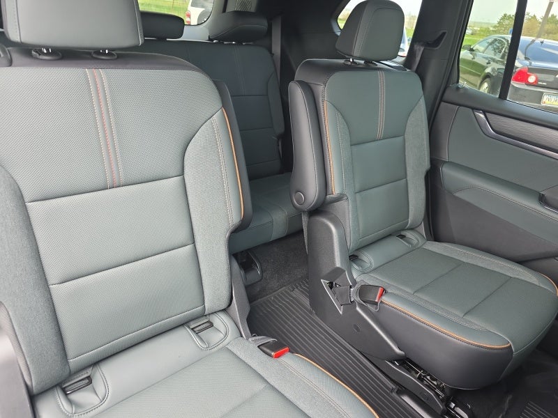 2025 GMC Acadia AT4