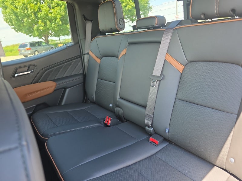2026 GMC Canyon AT4 - Photo 18
