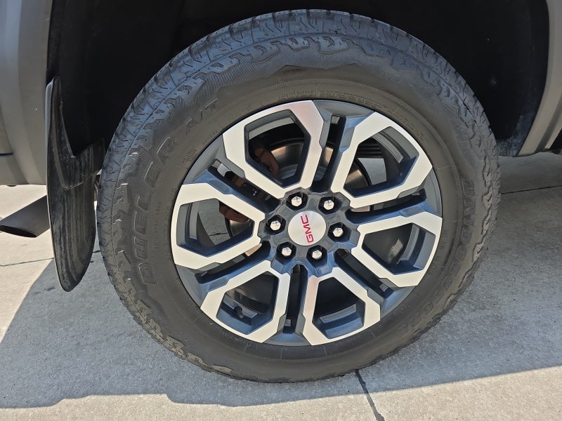 2024 GMC Canyon AT4