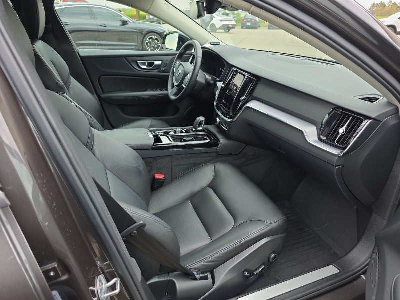 2024 Volvo S60 Recharge Plug-In Hybr Core Dark Theme