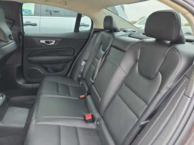 2024 Volvo S60 Recharge Plug-In Hybr Core Dark Theme
